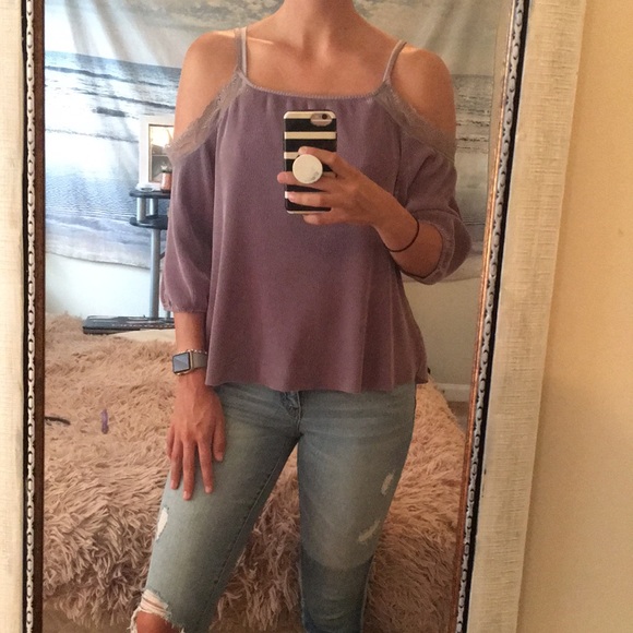 Silky open shoulder top - Picture 2 of 4